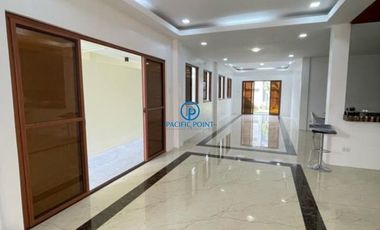 Three Storey House & Lot For Lease in Multinational Village Parañaque