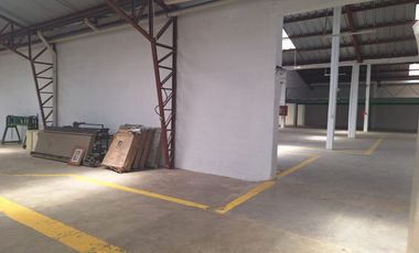 VENTA O ARRIENDO GALPON FUERA DE PICO Y PLACA, SECTOR CARAPUNGO