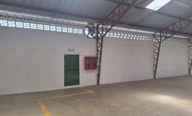 VENTA O ARRIENDO GALPON FUERA DE PICO Y PLACA, SECTOR CARAPUNGO