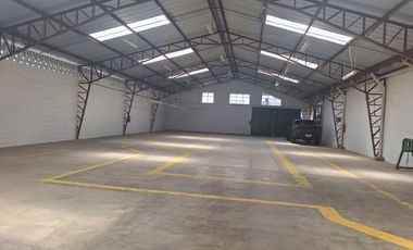 VENTA O ARRIENDO GALPON FUERA DE PICO Y PLACA, SECTOR CARAPUNGO