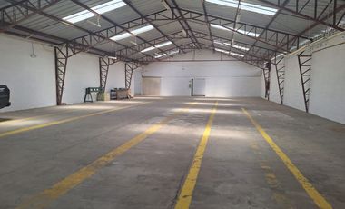 VENTA O ARRIENDO GALPON FUERA DE PICO Y PLACA, SECTOR CARAPUNGO