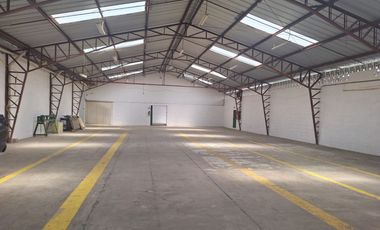 VENTA O ARRIENDO GALPON FUERA DE PICO Y PLACA, SECTOR CARAPUNGO