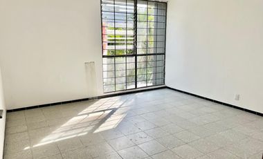 CASA PARA OFICINA EN VALLARTA NORTE