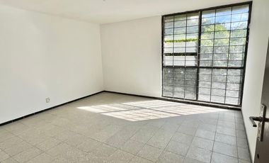CASA PARA OFICINA EN VALLARTA NORTE