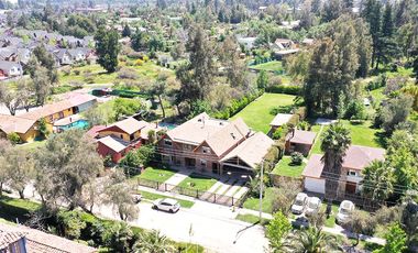 Casa de alto estándar 6D + quincho + piscina + vistas