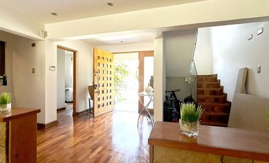 Casa de alto estándar 6D + quincho + piscina + vistas