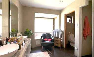 Casa de alto estándar 6D + quincho + piscina + vistas