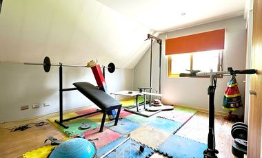 Casa de alto estándar 6D + quincho + piscina + vistas