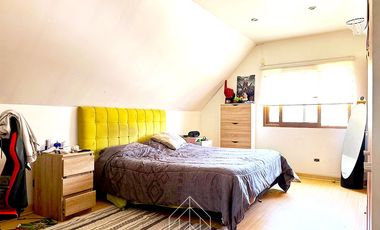 Casa de alto estándar 6D + quincho + piscina + vistas