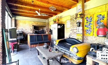 Casa de alto estándar 6D + quincho + piscina + vistas