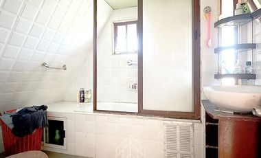 Amplia y cómoda casa con múltiples recintos