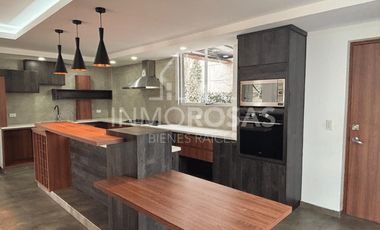 Moderna Casa en Nayón $1.800 (Incl.alícuota-Serv. Básicos)Entorno natural-moderno