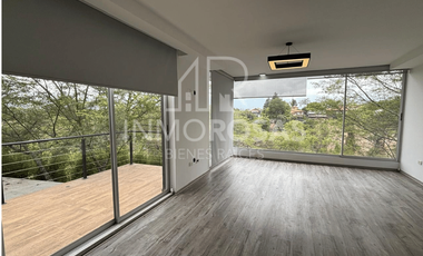 Moderna Casa en Nayón $1.800 (Incl.alícuota-Serv. Básicos)Entorno natural-moderno