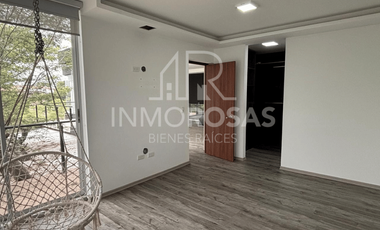 Moderna Casa en Nayón $1.800 (Incl.alícuota-Serv. Básicos)Entorno natural-moderno