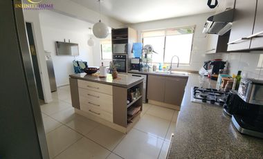 Amplia y Hermosa Casa con Piscina Alto el Manzano Til-Til.