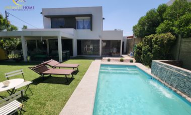 Amplia y Hermosa Casa con Piscina Alto el Manzano Til-Til.