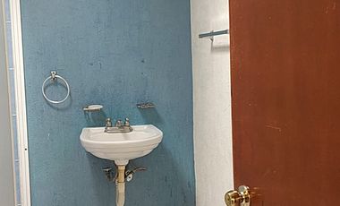 VENDO CASA EN COLONIA LOS TULIPANES EN XALAPA, VER
