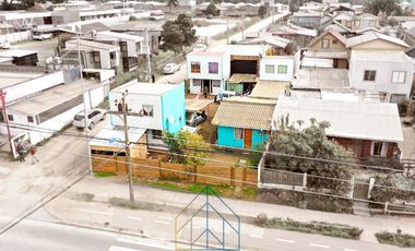 Terreno con 4 Casas Construidas - excelente ubicación