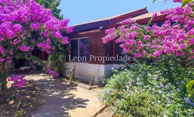 Leon Propiedades vende parcela con 2 casas en sector Cuyuncavi alto, Curacaví.