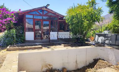 Leon Propiedades vende parcela con 2 casas en sector Cuyuncavi alto, Curacaví.
