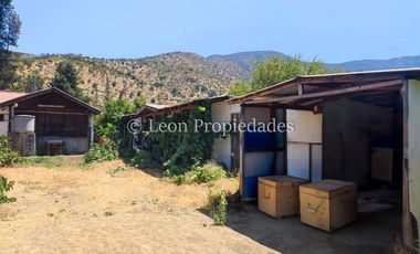 Leon Propiedades vende parcela con 2 casas en sector Cuyuncavi alto, Curacaví.