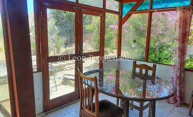 Leon Propiedades vende parcela con 2 casas en sector Cuyuncavi alto, Curacaví.