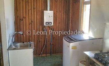 Leon Propiedades vende parcela con 2 casas en sector Cuyuncavi alto, Curacaví.