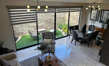 CASA DE DOS PLANTAS EN CONDOMINIO