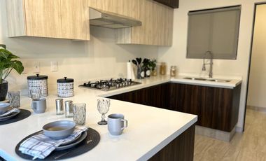 CASA DE DOS PLANTAS EN CONDOMINIO