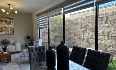 CASA DE DOS PLANTAS EN CONDOMINIO