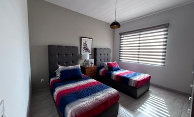 CASA DE DOS PLANTAS EN CONDOMINIO