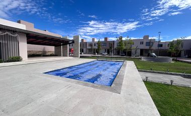 CASA DE DOS PLANTAS EN CONDOMINIO