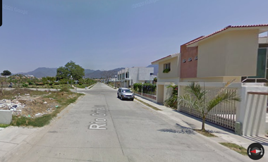 Casa ubicada en colonia Fluvial Puerto Vallarta, Jalisco. Con 2 recamaras y 100m2. A 9 Minutos de Playa Los Tules.