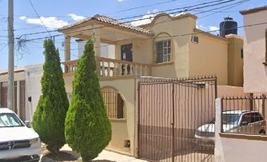 VENTA DE CASA EN CALLE LOS NOGALES, GUSTAVO DIAZ ORDAZ, SALTILLO COAHUILA