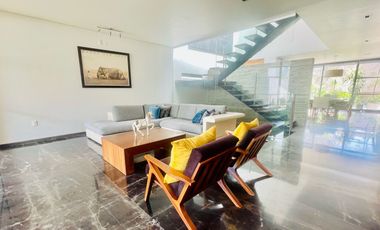 Moderna Casa en Venta en Los Olivos Zona Valle Real