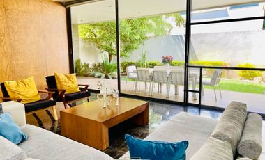 Moderna Casa en Venta en Los Olivos Zona Valle Real