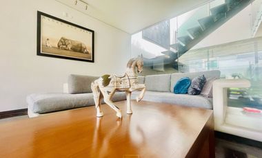 Moderna Casa en Venta en Los Olivos Zona Valle Real