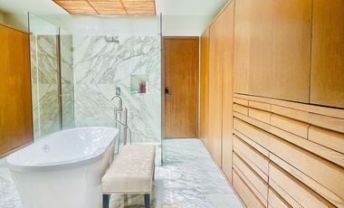 Moderna Casa en Venta en Los Olivos Zona Valle Real