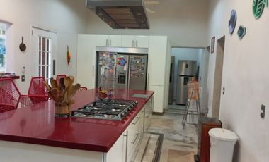 Exclusiva Residencia fraccionamiento las brisas, en un Entorno Tranquilo y Seguro: ¡Tu Nuevo Hogar Te Espera! en acapulco  guerrero