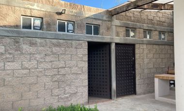 VENTA DE TERRENO CON JARDIN AL PONIENTE DE LA CIUDAD