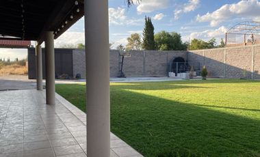 VENTA DE TERRENO CON JARDIN AL PONIENTE DE LA CIUDAD