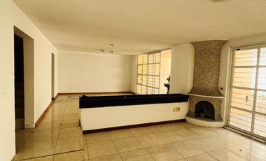 CASA EN VENTA VALLARTA UNIVERSIDAD EXCELENTE UBICACIÓN