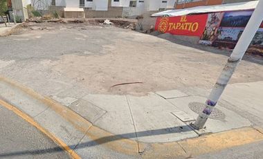 TERRENO COMERCIAL EN RENTA EN EL MIRADOR EN ESQUINA JUNTO AL RESTAURANT EL TAPATIO