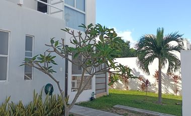 Casa en venta en fraccionamiento con alberca en zona Norte