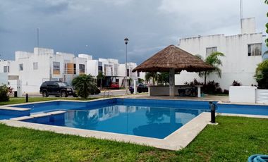 Casa en venta en fraccionamiento con alberca en zona Norte