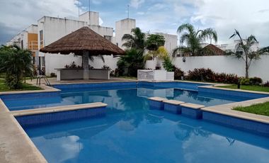 Casa en venta en fraccionamiento con alberca en zona Norte