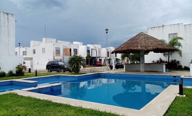 Casa en venta en fraccionamiento con alberca en zona Norte