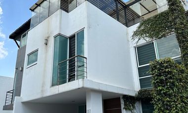 CASA EN VENTA PUEBLA, Cuautlancingo en fraccionamiento con alberca