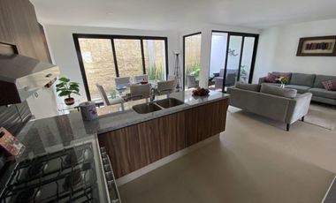 CASA EN VENTA ATRAS DE PLAZA SAN DIEGO