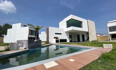 CASA EN VENTA ATRAS DE PLAZA SAN DIEGO